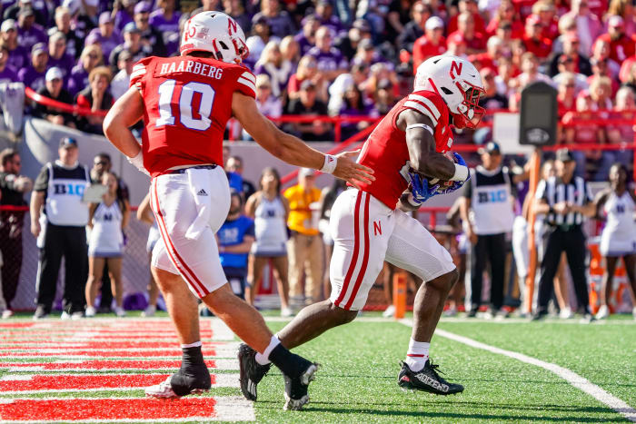 Heinrich Haarberg and Emmett Johnson 1Q 2023 Nebraska vs Northwestern football USATSI_21700990